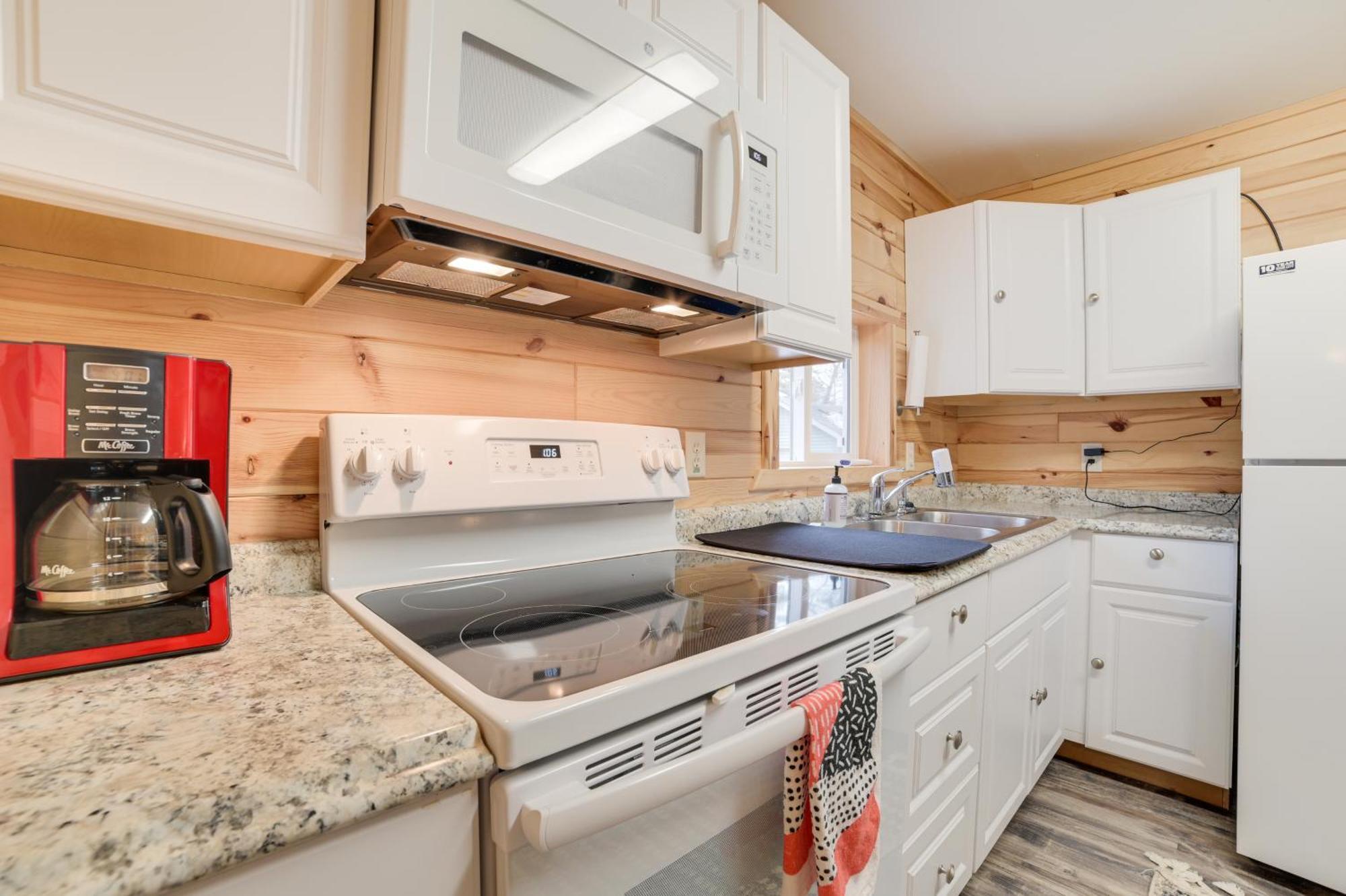 Scenic Evans Hideaway Steps To Lake Huron! Oscoda Exterior foto